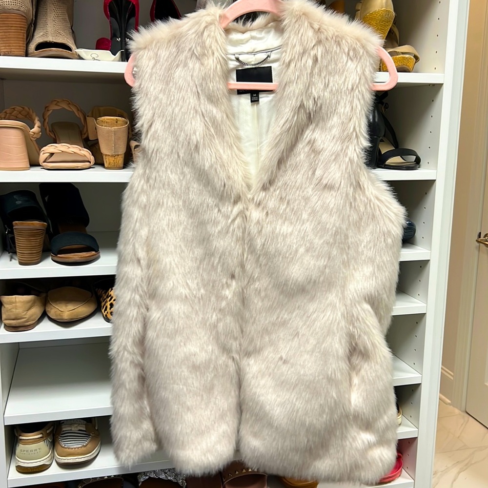 Faux fur vest cream size medium form BP